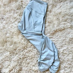 Layer 8 light blue ruched leggings!